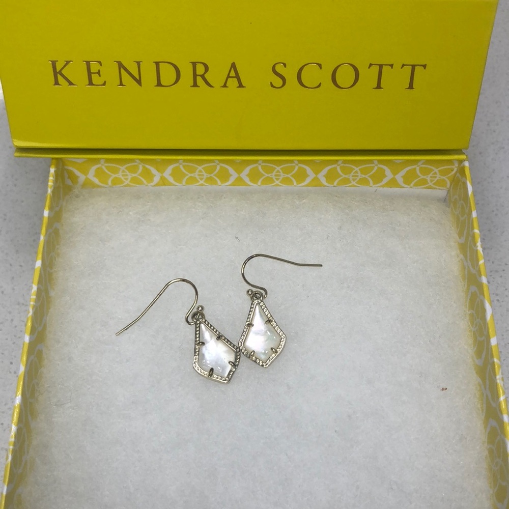 Kendra Scott Gold Drop Earrings In Ivory Pearl